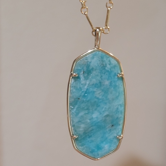 NWT KENDRA SCOTT NECKLACE IN GOLD - Picture 5 of 12